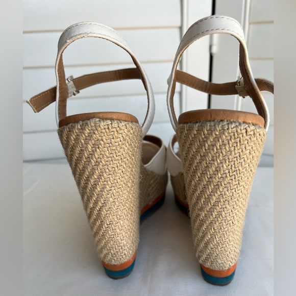 QUPID “RARE” WHITE PLATFORM WEDGES SZ 6 - Picture 4 of 12